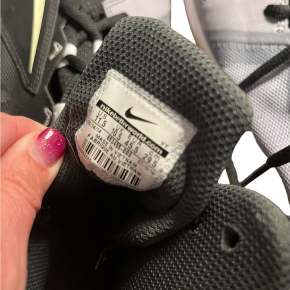 Nike AirMax Stutter Step 2 basketball sneakers with bag. Size 11.5 - Picture 9 of 10